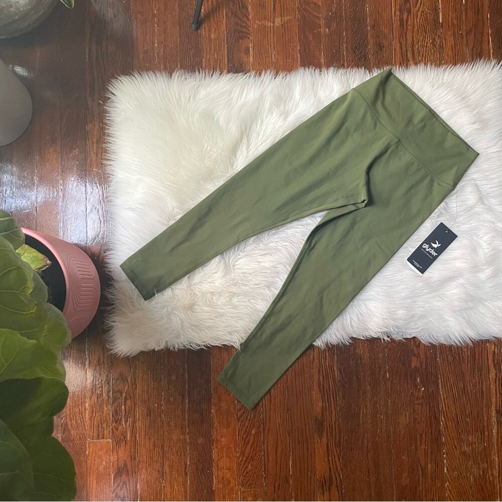 Glyder Green Yoga Cropped Pants NWT
